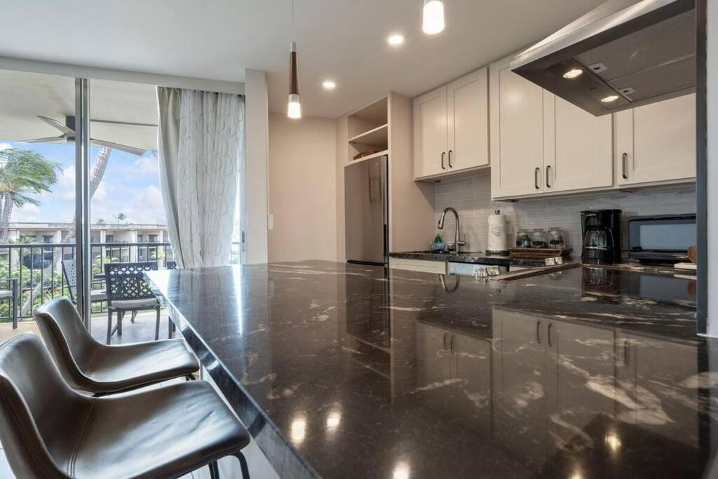 Hale Ono Loa 403- Top Floor, Ocean View, & Complete Modern Remodel Apartment Kahana Exterior photo